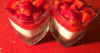 Cheesecakeverrine med jordgubbar - Galbani