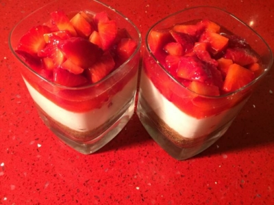 Cheesecakeverrine med jordgubbar - Galbani