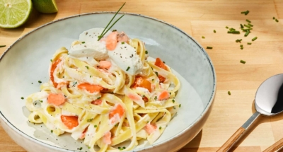 Pasta med krämig ricotta, rökt lax och gräslök - Galbani