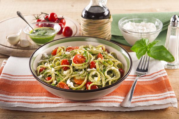 Spagetti med pesto och körsbärstomater - Galbani